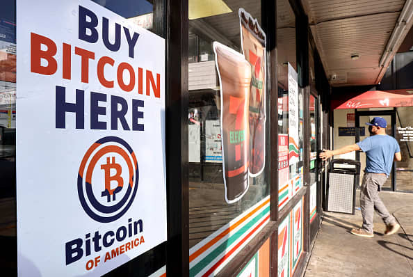 Bitcoin BTC drops below 60000 as major cryptocurrencies fall