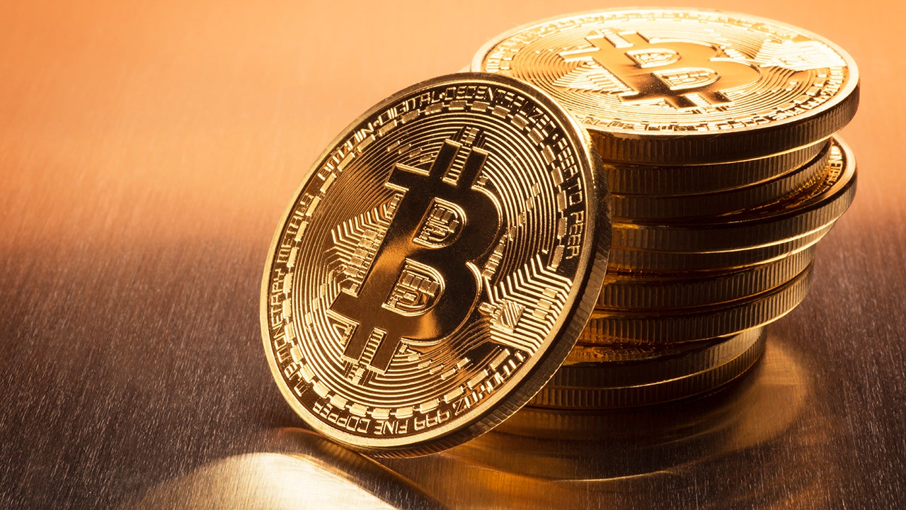 Bitcoin price rises during holiday week