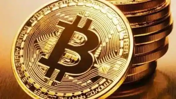 Unlike fiat money, where bank deposits can be depreciated due to inflation controlled by the government, both bitcoins and gold are independent from the government. (iStock)