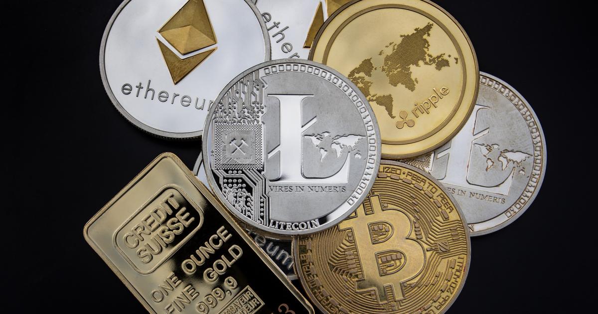 Bitcoin, Ethereum, Dogecoin Fail To Impress, Cardano Bucks The Trend; This Analyst Is Warning Of A Massive 2022 Crash That 'Will Flush Everyone Out'