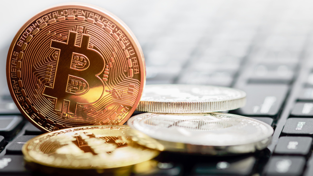 Hungary Calls For Total Crypto Ban in EU; Uber Open To Crypto Adoption; Market Crashes By 10%