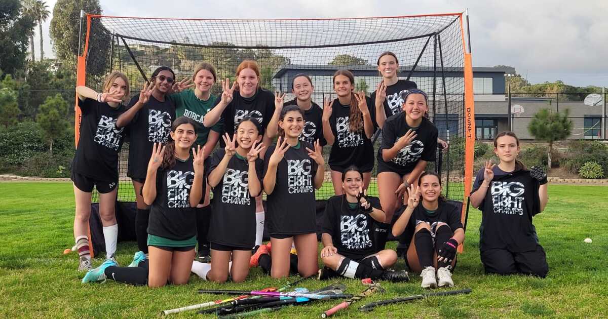 Carmel Valley Middle School girls field hockey team wins Big